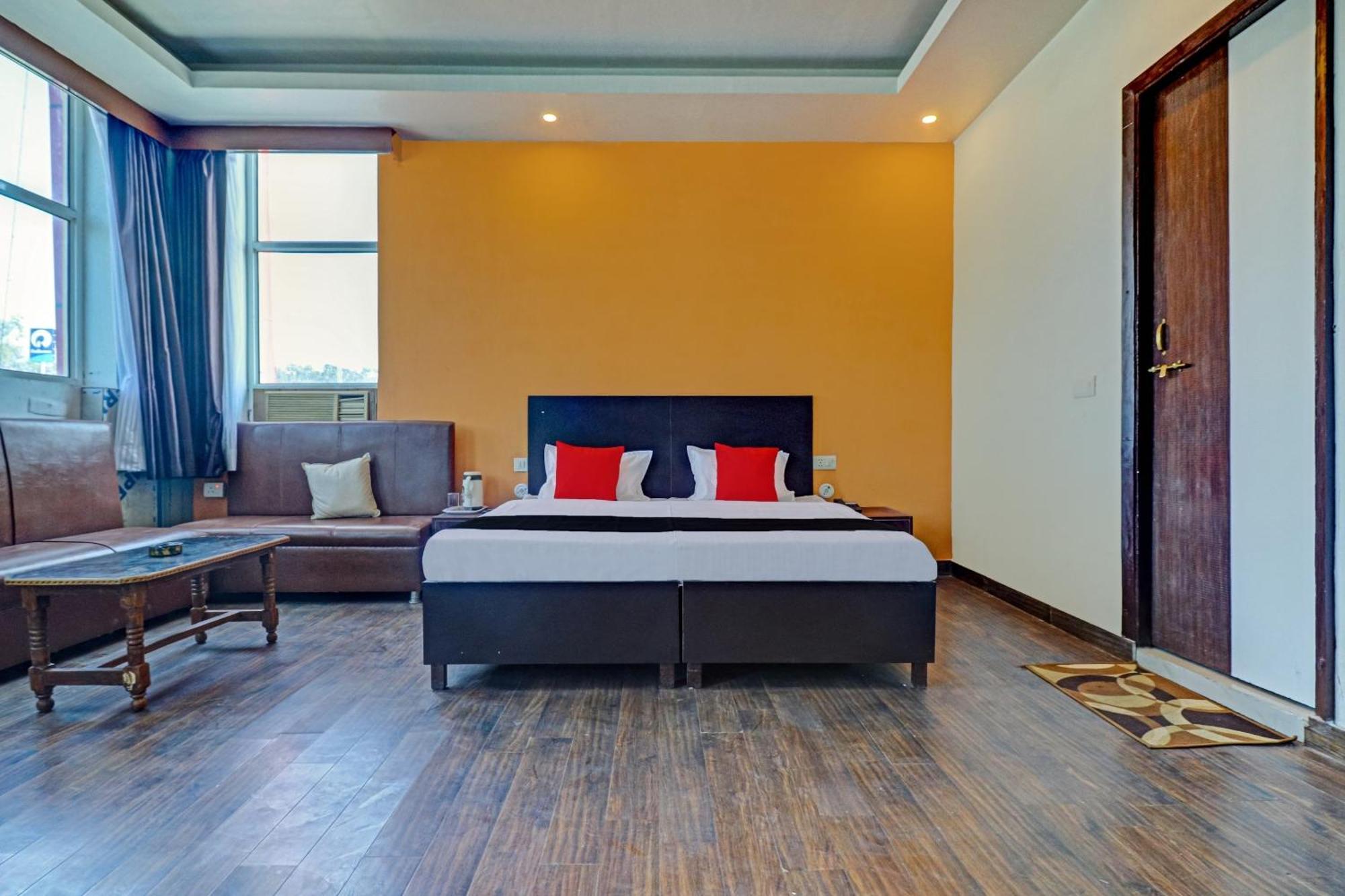 Capital O Kanha Resort Sikandra Rao Luaran gambar